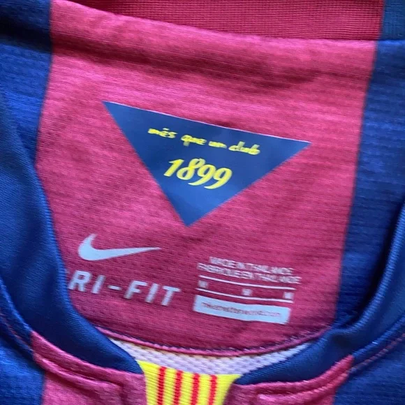 NWT Authentic Barcelona Qatar Airways Jersey size M - Picture 3 of 8